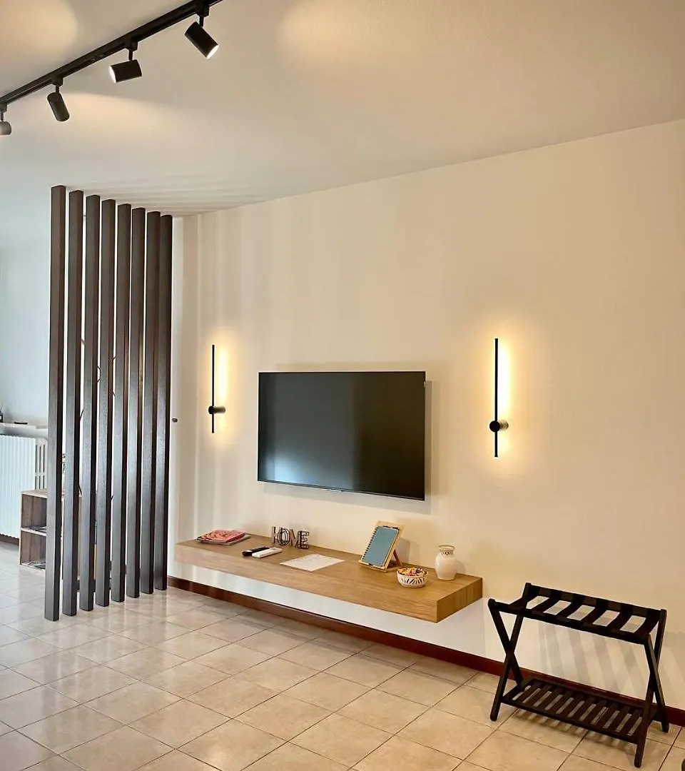 Contacten van La Corte Apartment-Verona & Lake